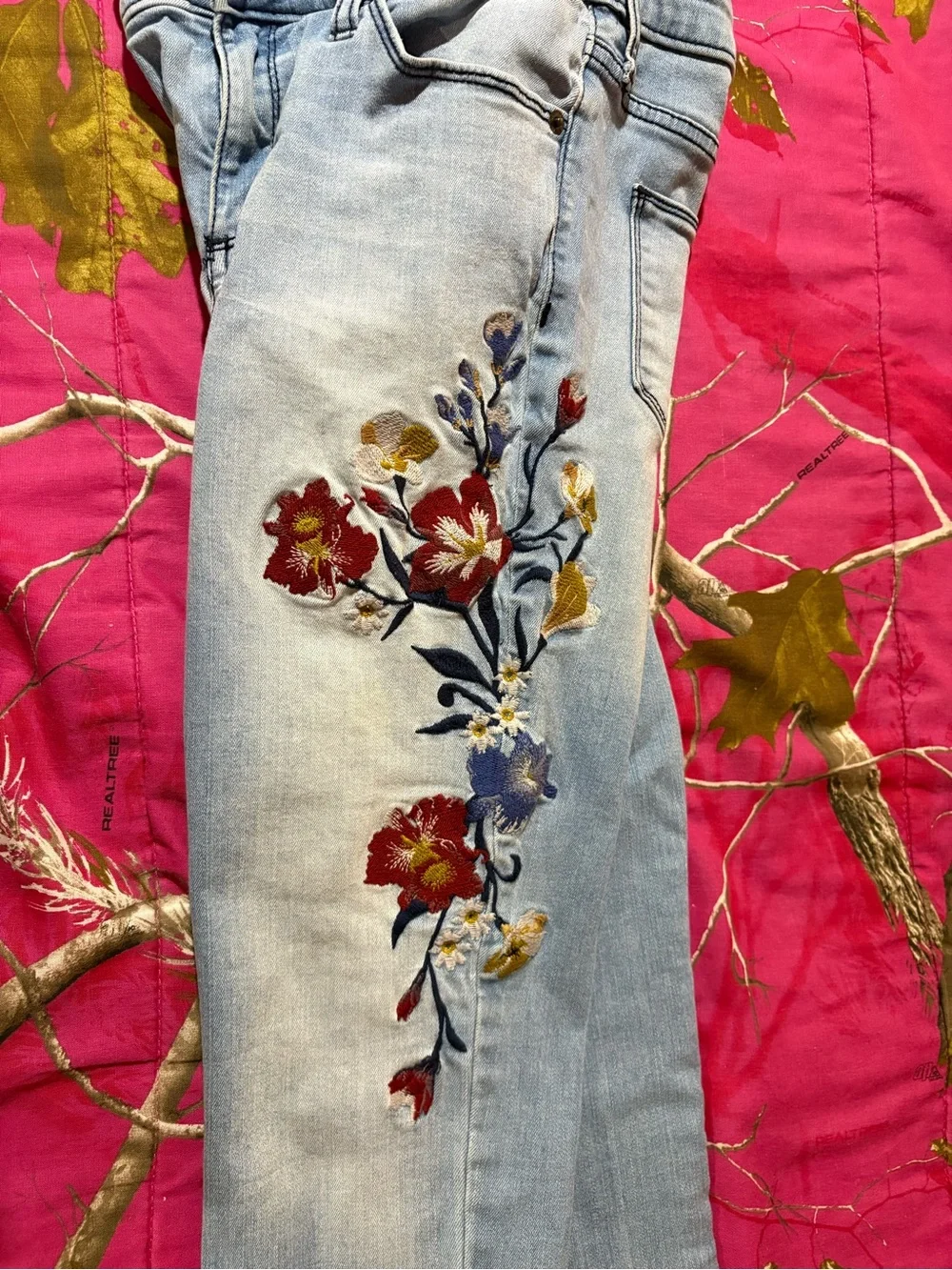 Universal Thread Light Wash Women's Jeans with Red Floral Embroidery
